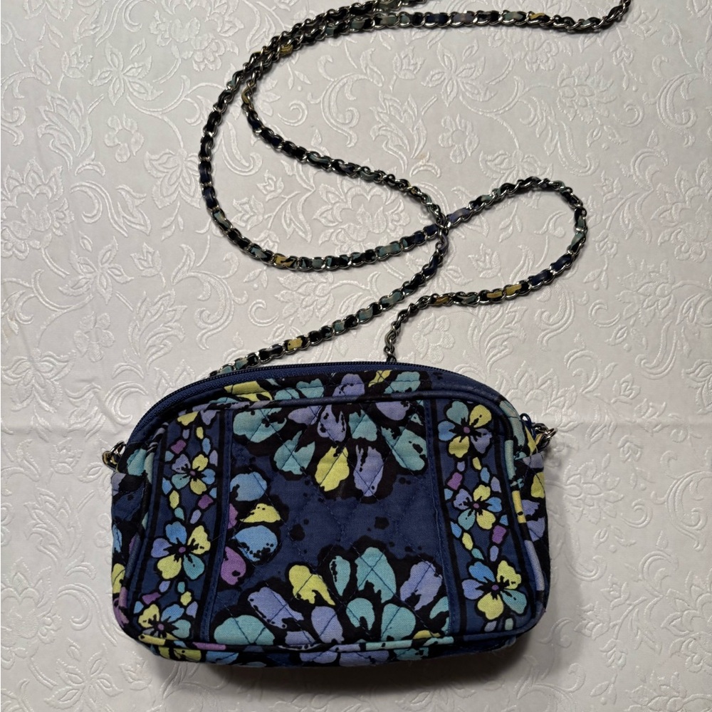 Vera Bradley mini chain bag. - Picture 2 of 3